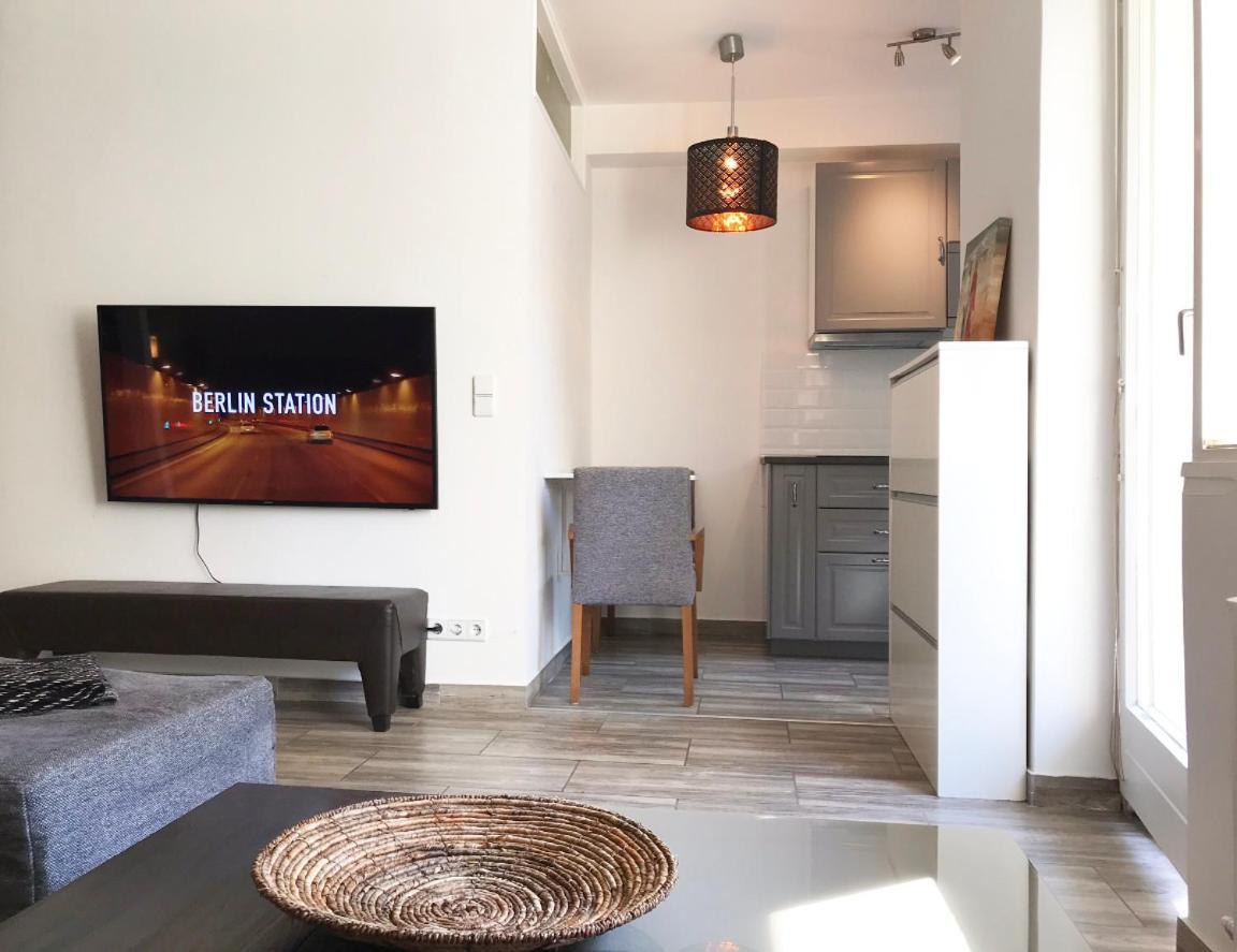 Designer Central Apartment With Terrace & Free Parking Берлин Екстериор снимка