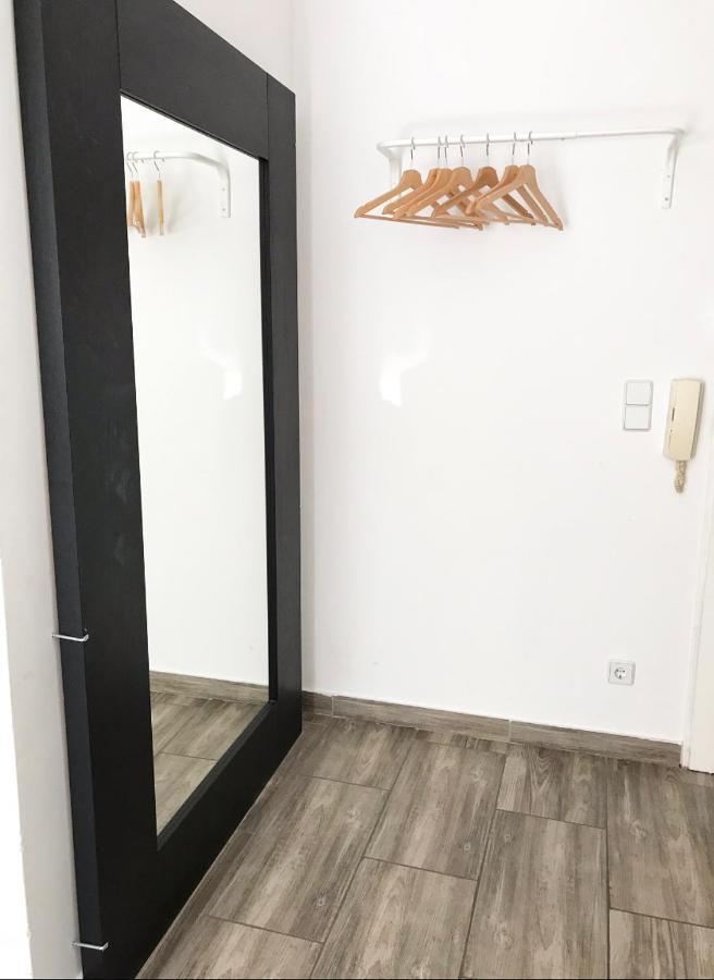 Designer Central Apartment With Terrace & Free Parking Берлин Екстериор снимка
